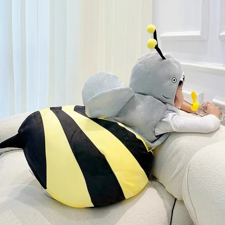 Kreativer Puppenpyjama „Shark Bee“.